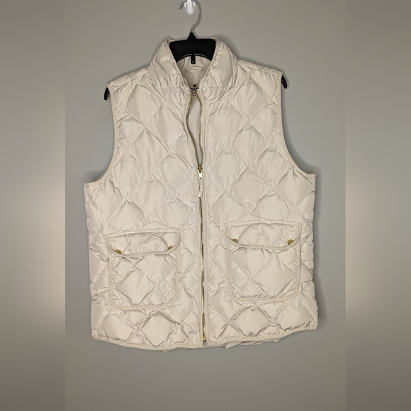 Beautiful quilted light tan full zip puffer vest. XL, women's. Woolrich. - Picture 10 of 10